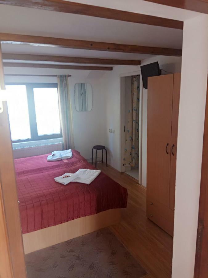 Casa Alexandru Hotel Азуга Екстериор снимка