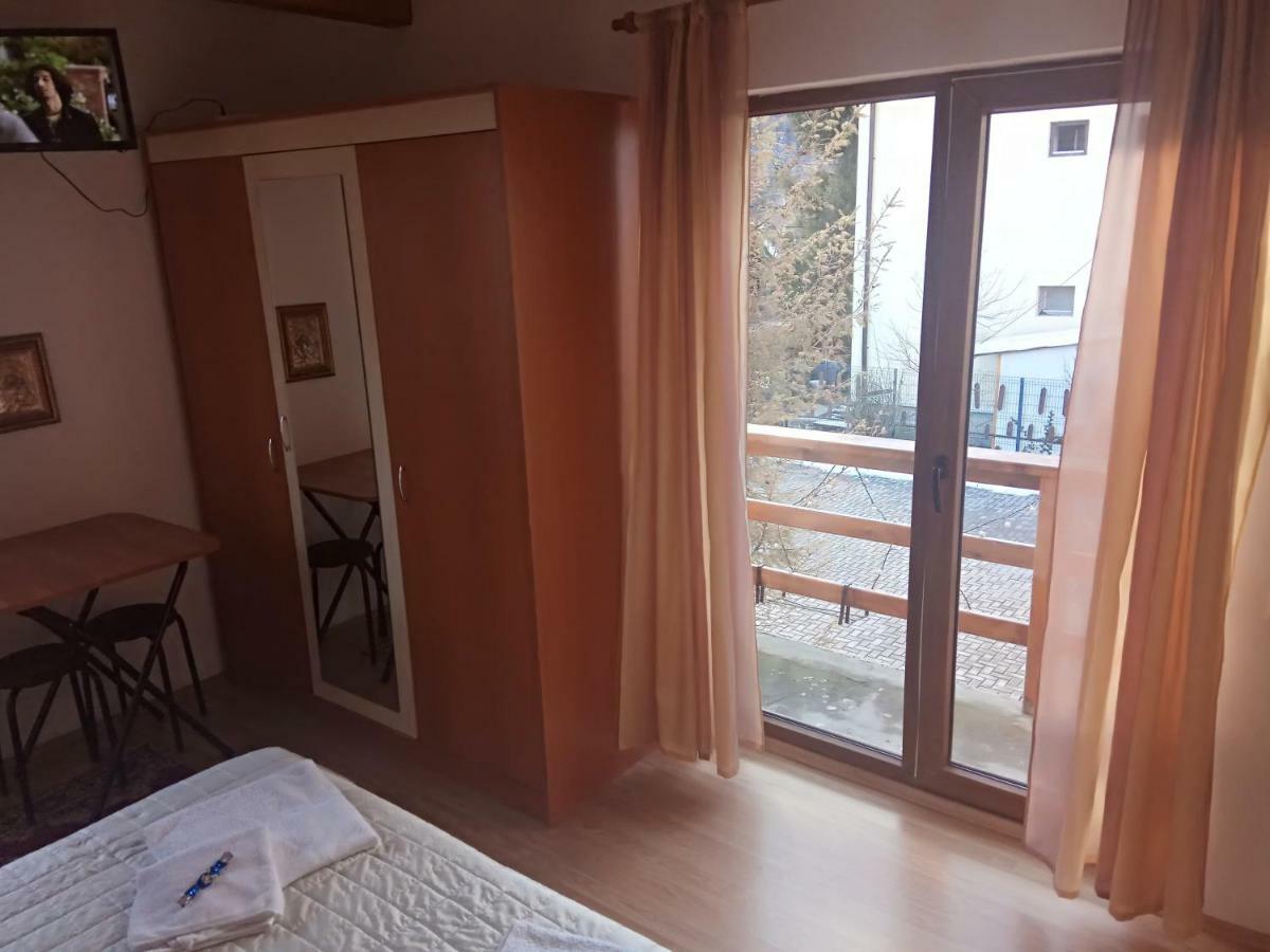 Casa Alexandru Hotel Азуга Екстериор снимка